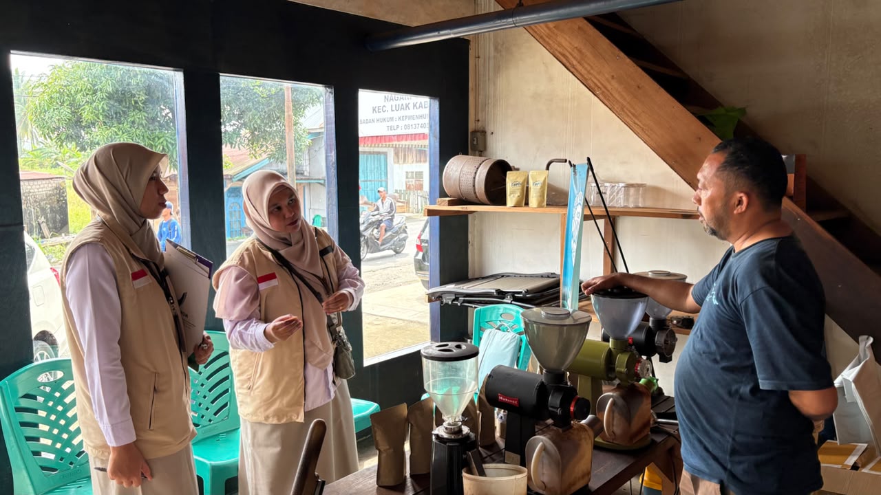 Dekatkan Layanan kepada UMKM, Balai POM Dampingi Pelaku Usaha Kopi Bubuk di Lima Puluh Kota